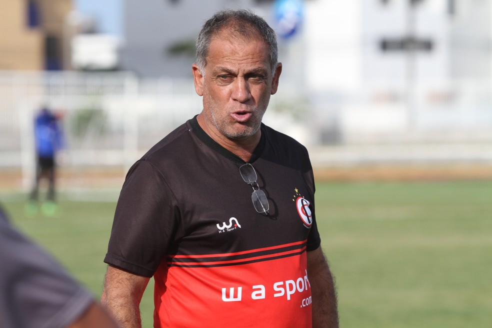 Celso Teixeira fica na bronca com o adiamento da estreia do Campinense no Paraibano (Foto: Cisco Nobre/GloboEsporte.com)