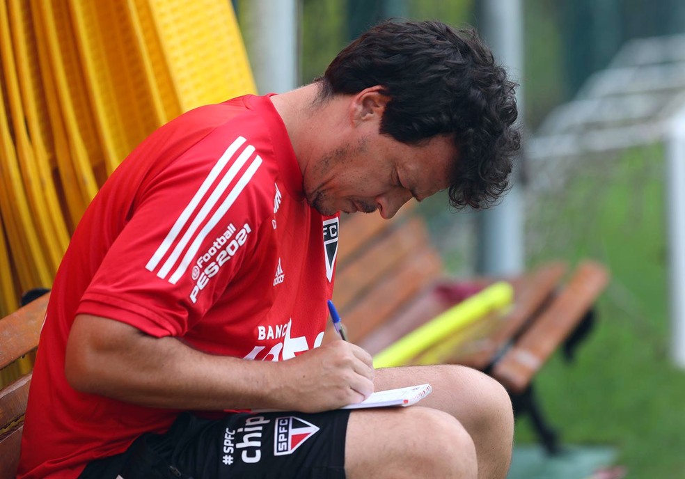 Fernando Diniz em treino do São Paulo — Foto: Divulgação São Paulo