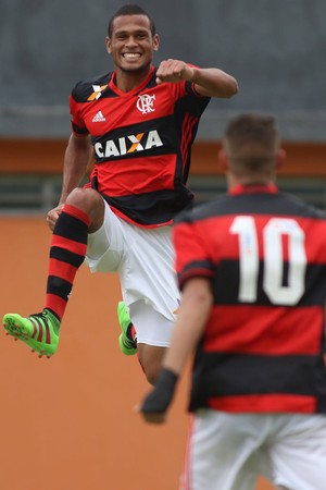 Destaque no Sub-20 do Fla, capixaba Daniel dos Anjos trilha passos de Sávio