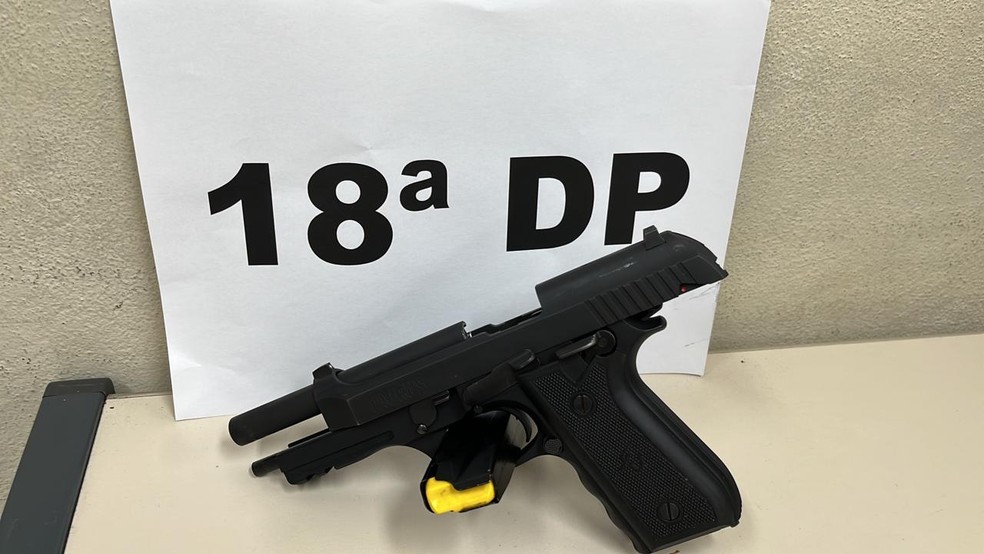 A arma usada por militares da Marinha que sequestraram e mataram perito da Polícia Civil — Foto: Divulgação