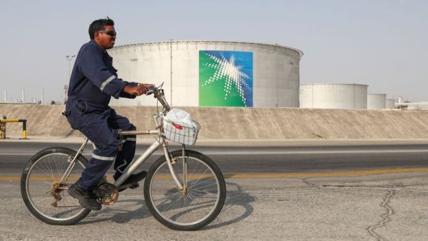BBC - A petrolífera saudita Aramco tem capacidade de produzir 12 milhões de barris de petróleo por dia (Foto: Getty Images via BBC News)