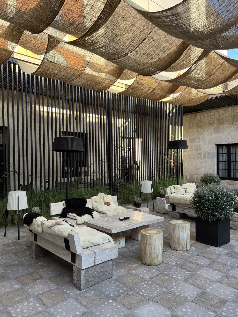 Joia arquitetônica: o hotel Cirqa fica no que já foi em um mosteiro de 1540, no centro histórico de Arequipa, tombado pela Unesco — Foto: Acervo pessoal