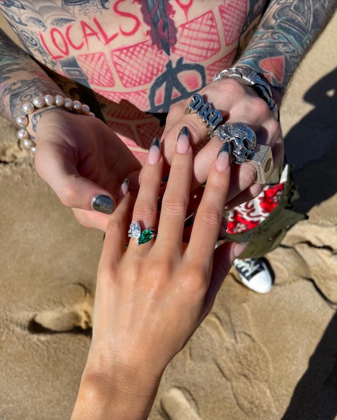 Anel de noivado de Megan Fox (Foto: Reprodução/Instagram)