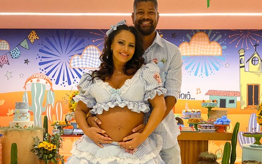Grávida de 8 meses, Viviane Araújo faz chá de bebê do primeiro filho, Joaquim
