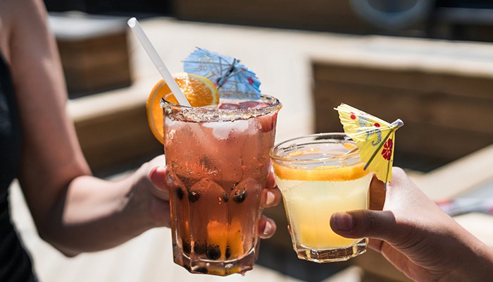 Consumir bebida alcoólica pode deixar as pessoas menos empáticas, diz estudo (Foto: Pexels)
