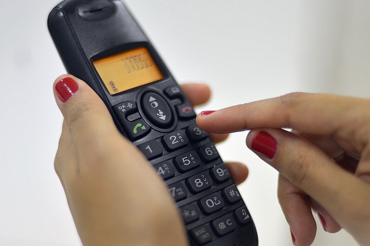 Calls check. Обои на кнопочный телефон. Телефоны безымейки