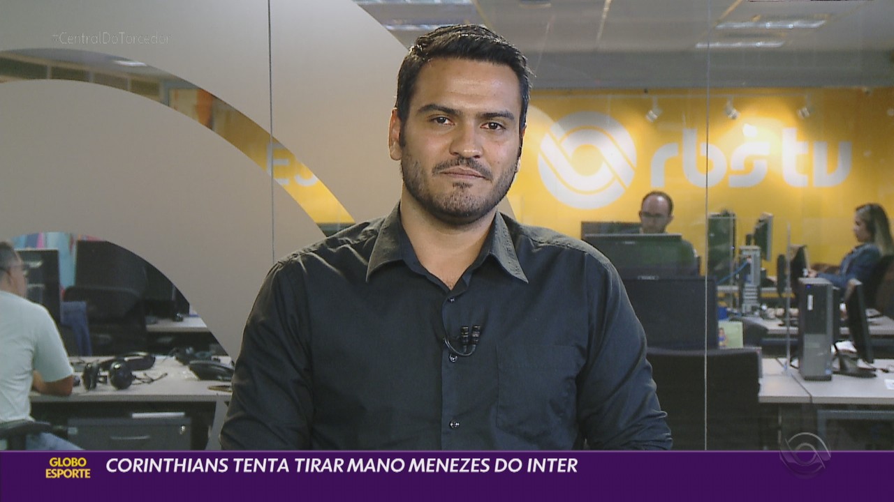 Corinthians tenta tirar Mano Menezes do Inter