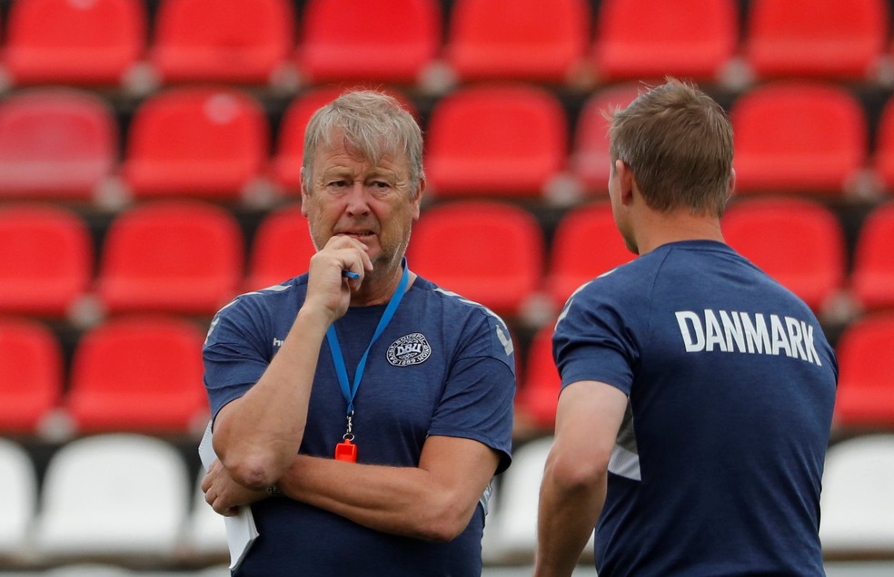Age Hareide, tÃ©cnico da Dinamarca, durante treinamento (Foto: REUTERS/Carlos Barria)