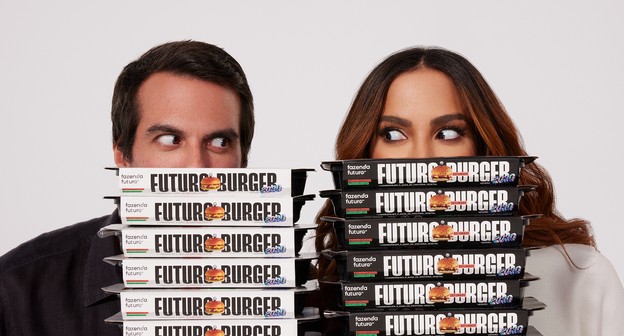 Marcos Leta, CEO da Fazenda Futuro, e Anitta, nova sócia da foodtech
