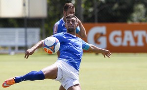 De Arrascaeta é destaque em treino que esboça time titular do Cruzeiro
