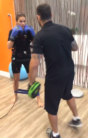 Bruna Marquezine com personal (Foto: Reprodução / Instagram)