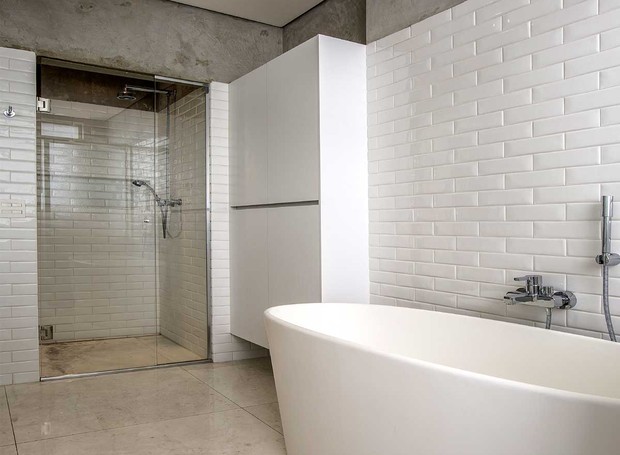 Sala de banho assinada pela arquiteta Ana Bumachar (Foto: Salvatore Bussaca / Divulgação)