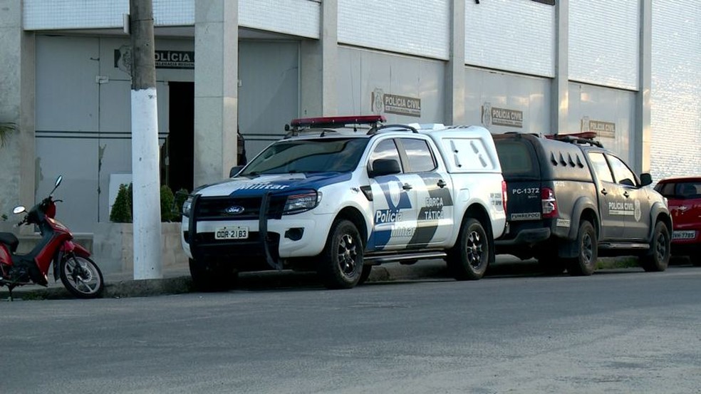 Suspeitos foram ouvidos na delegacia de Linhares, ES (Foto: ReproduÃ§Ã£o/ TV Gazeta)