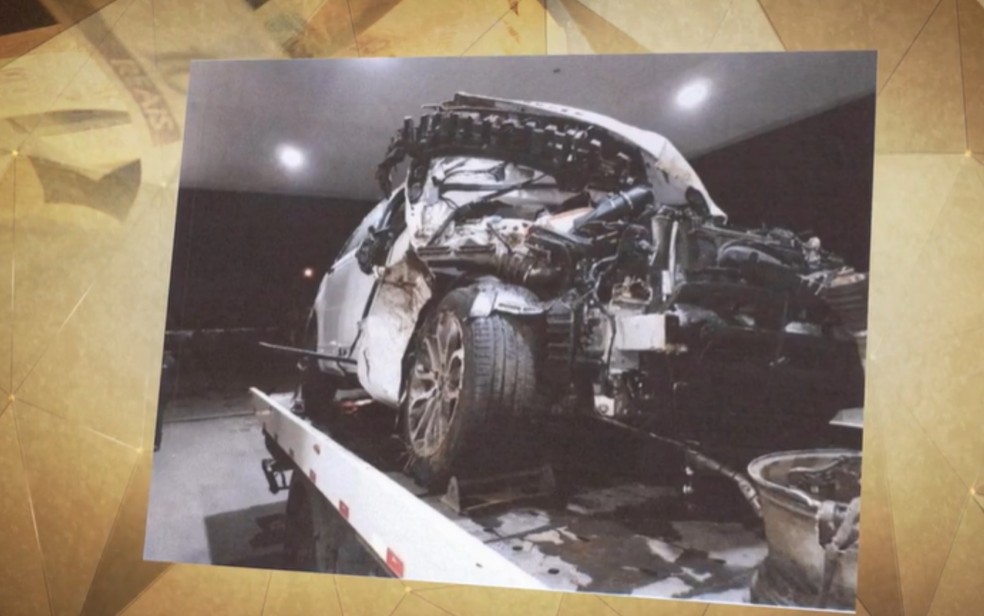 Carro que vítima ganhou de pastor ficou completamente destruído após acidente em São Paulo — Foto: Reprodução/Fantástico 
