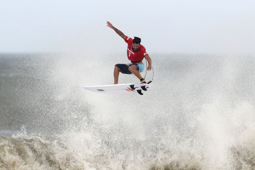 27 de julho - Ítalo Ferreira conquistou o primeiro ouro olímpico da história do surfe com uma apresentação avassaladora — Foto: Ryan Pierse/Getty Images