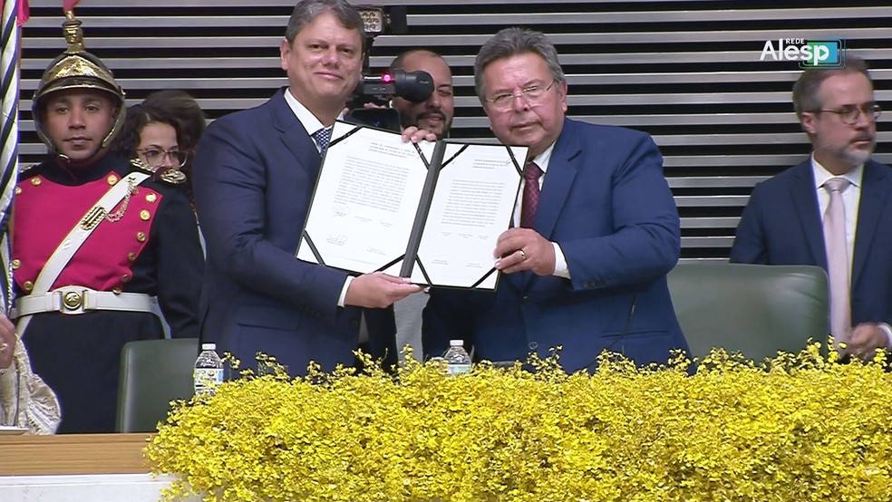 Tarcísio de Freitas (Republicanos) é empossado como governador de SP neste 1 de janeiro de 2023. — Foto: Reprodução/TV Alesp