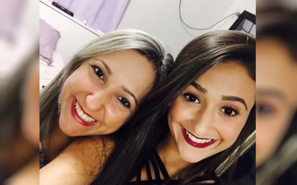 Silvana Ferreira com a filha, Ana Karolina, que morreu na Argentina em Goiás — Foto: Reprodução/Instagram