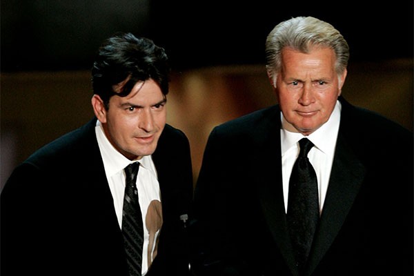 Charlie Sheen e Martin Sheen (Foto: Getty Images)