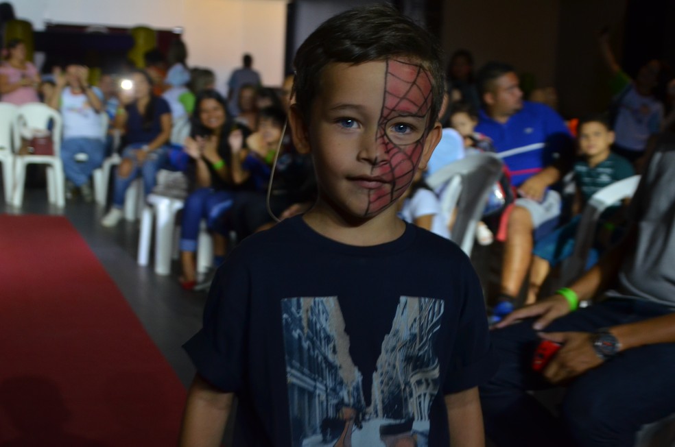 OtÃ¡vio Henrique, de 5 anos, nasceu surdo e faz reabilitaÃ§Ã£o para escutar â Foto: Jorge Abreu/G1