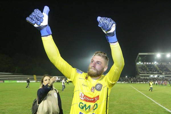 Goleiro Simao Do Operario Pr Acerta Emprestimo Com Time Portugues Operario Pr Ge