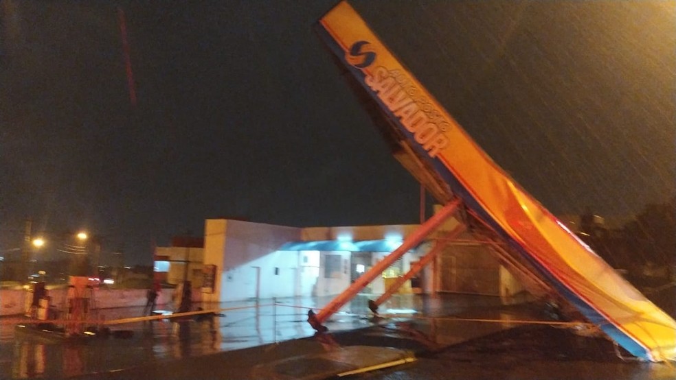 Chuva provocou estragos em Presidente Prudente (SP) na noite deste sábado (23) — Foto: Cedida/Secom