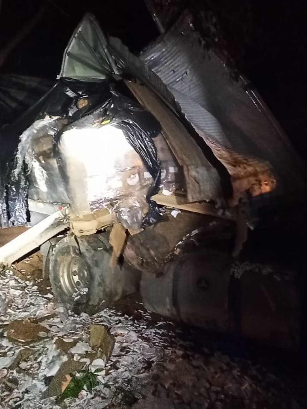 Homem morre após motocicleta colidir com carreta na BR-010 no Maranhão. — Foto: Divulgação/PRF.