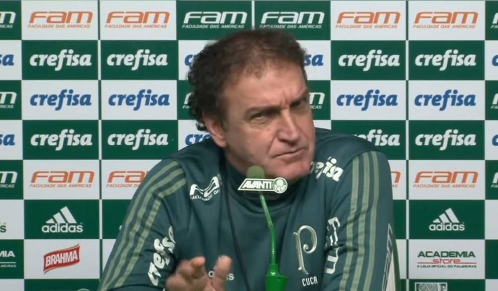 Espião? Cuca diz que era brincadeira com Ceni