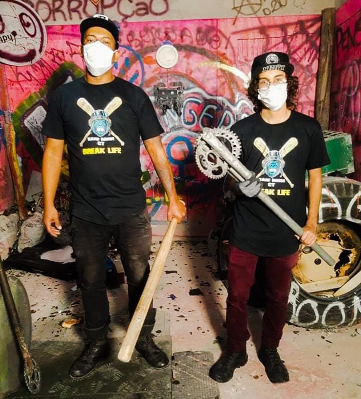 Vanderlei e Vitor, fundadores da Rage Room CT (Foto: Divulgação)