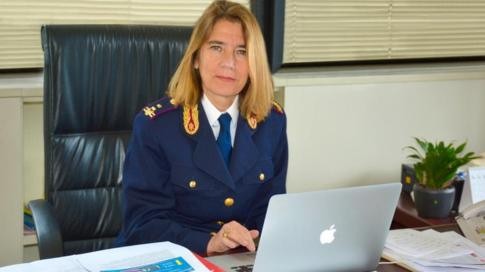 Nunzia Ciardi, Chefe da Polícia Italiana de Correios e Telecomunicações, garante que o número de operações secretas para detectar pedófilos online aumentou (Foto: POLIZIA POSTALE VIA BBC NEWS)