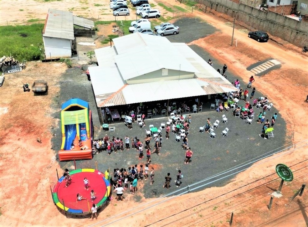 Projeto social em Pirajuí (SP) serve refeições a pessoas em situação de vulnerabilidade social — Foto: SAP/Divulgação