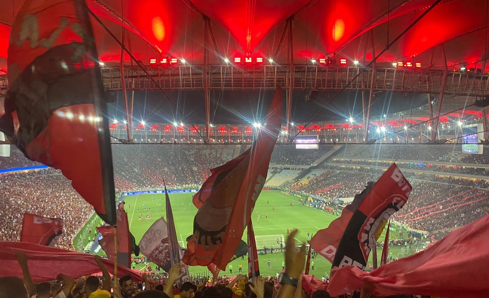 Torcida do Flamengo na arquibancada do Maracan&atilde; &mdash; Foto: Arquivo Pessoal