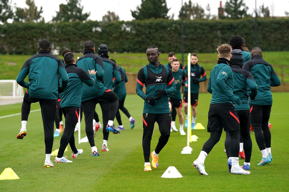 Liverpool vai ter todo o elenco disponível para o jogo contra o Benfica pela Liga dos Campeões — Foto: Getty Images