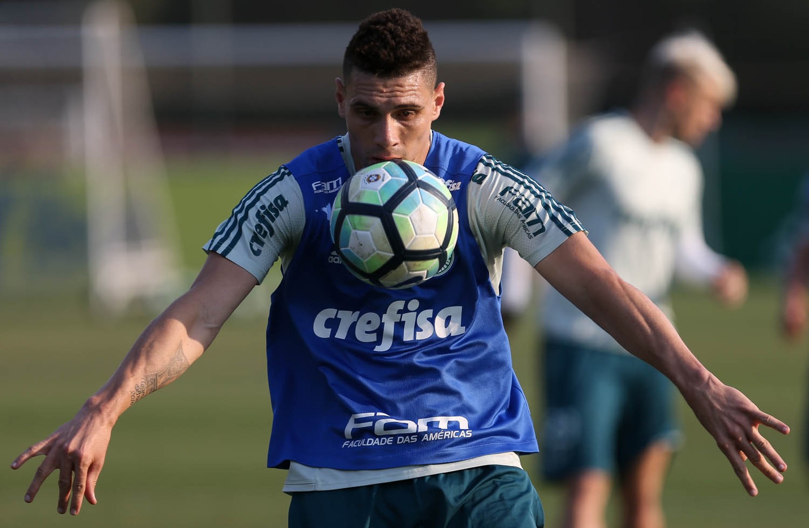 Moisés é alvo de montagem em rede social e dispara contra jornalista