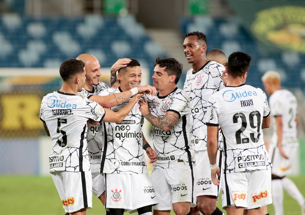 Analise: Corinthians tem desempenho morno, mas consegue vitória e aguarda reforços para ficar no meio da tabela  