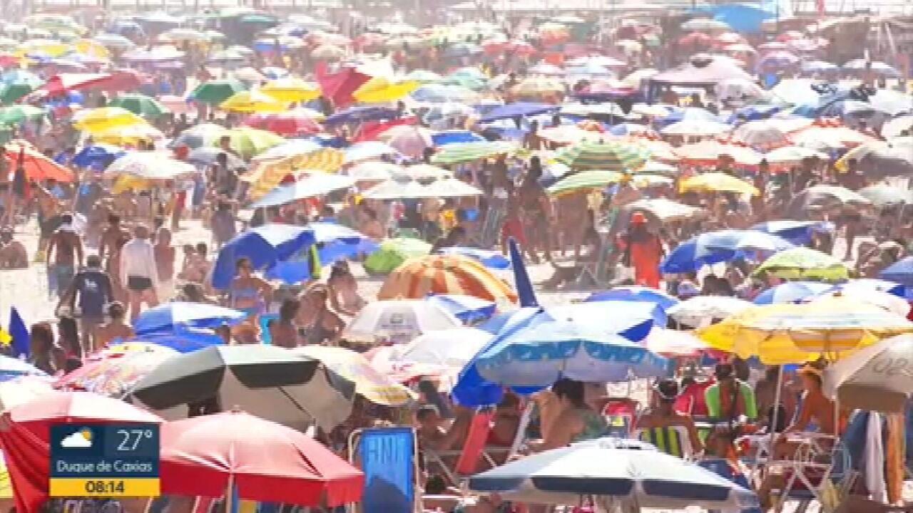 Covid-19: fim de semana é marcado por aglomerações em praias e bares do Rio