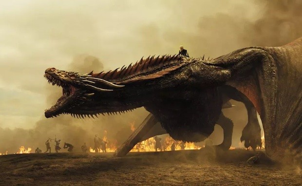 Daenerys Targaryen montando Drohgon (Foto: HBO / Reprodução)