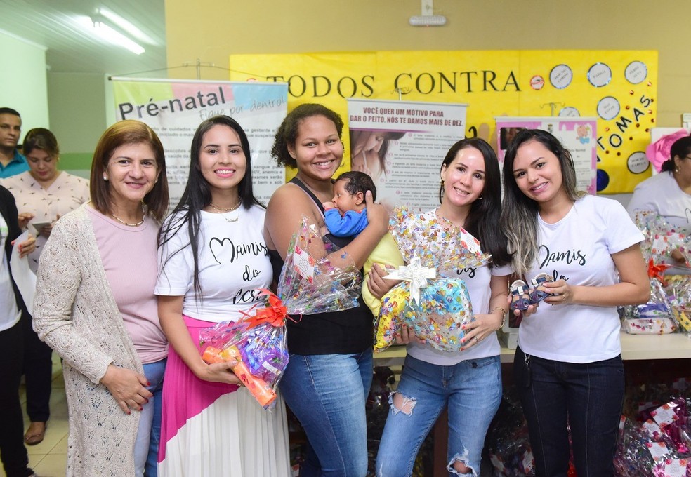 Mães e grávidas foram contempladas com entrega de kits com produtos de higiene e utensílios — Foto: Assis Lima/Arquivo pessoal