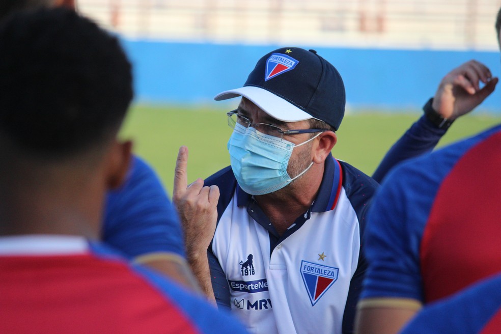 Na ponta dos dedos: Fortaleza precisa de aproveitamento de 55,5% nos seis jogos restantes para atingir os 45 pontos  — Foto: Bruno Oliveira/Fortaleza EC