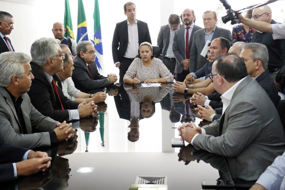 Encontro da governadora FÃ¡tima Bezerra com os prefeitos â€” Foto: IvanÃ­zio Ramos