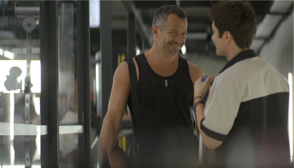 Em 'A Dona do Pedaço', Agno (Malvino Salvador) é claro com Leandro (Guilherme Leicam): 'Não precisa mais trabalhar. Eu sou rico. Eu te banco' — Foto: TV Globo
