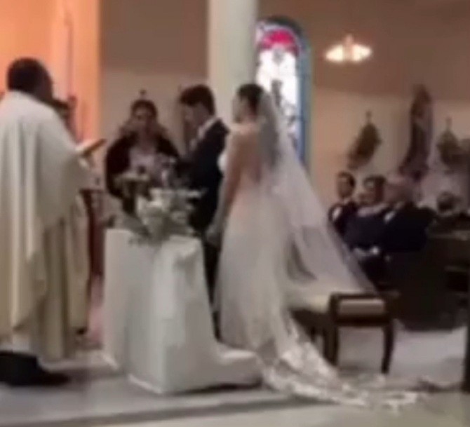 Noivo se confunde no casamento  (Foto: Reprodução / Instagram )