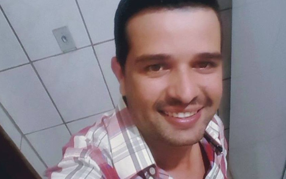 Evandro Morelli, de 29 anos, é suspeito de esfaquear a ex-namorada em Barretos, SP — Foto: Reprodução/Facebook
