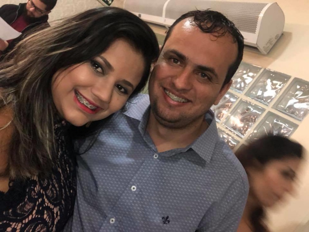 Kléber e a esposa começaram sozinhos a empreender na área; hoje contam com mais de 15 vendedores na equipe — Foto: Divulgação