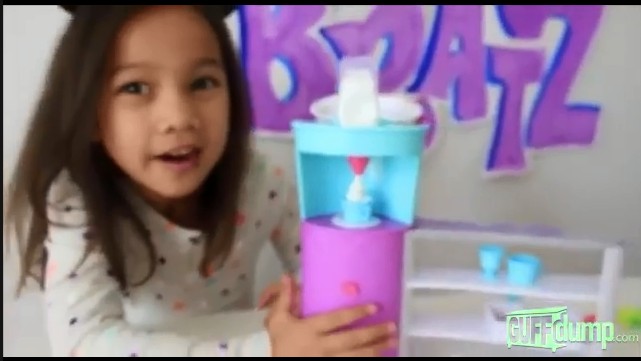 A Gazeta  Momo no meio de vídeos infantis acende o alerta para pais no