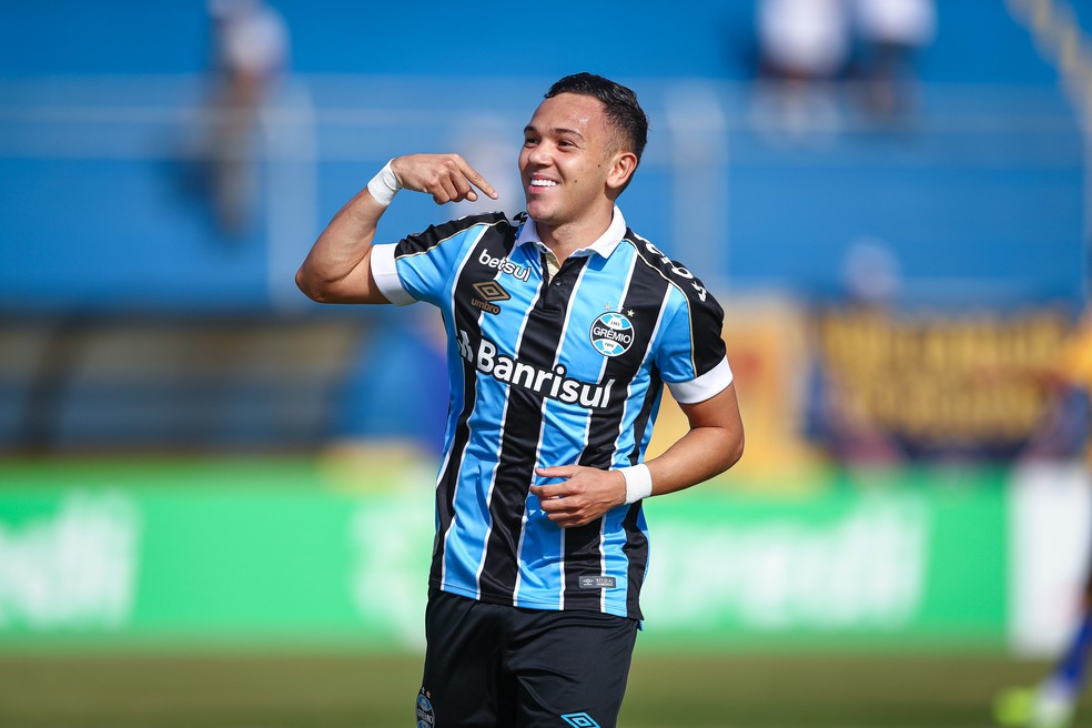 Pepê marcou aos dois minutos do primeiro tempo contra o Pelotas — Foto: Lucas Uebel/DVG/Grêmio