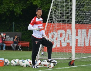 Goleiro do São Paulo se atrasa para treino após ser parado em blitz