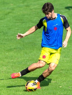 Juninho Pernambucano treino Vasco (Foto: Fernando Soutello / Agência estado)