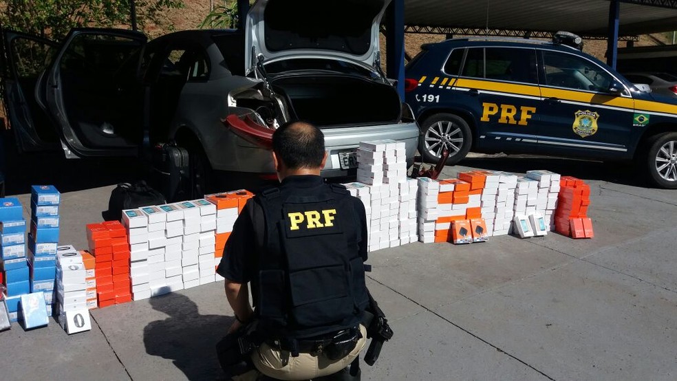 Polícia apreende carga de celulares avaliada em R$ 170 mil em rodovia de Ourinhos (Foto: Polícia Rodoviária Federal/Divulgação)