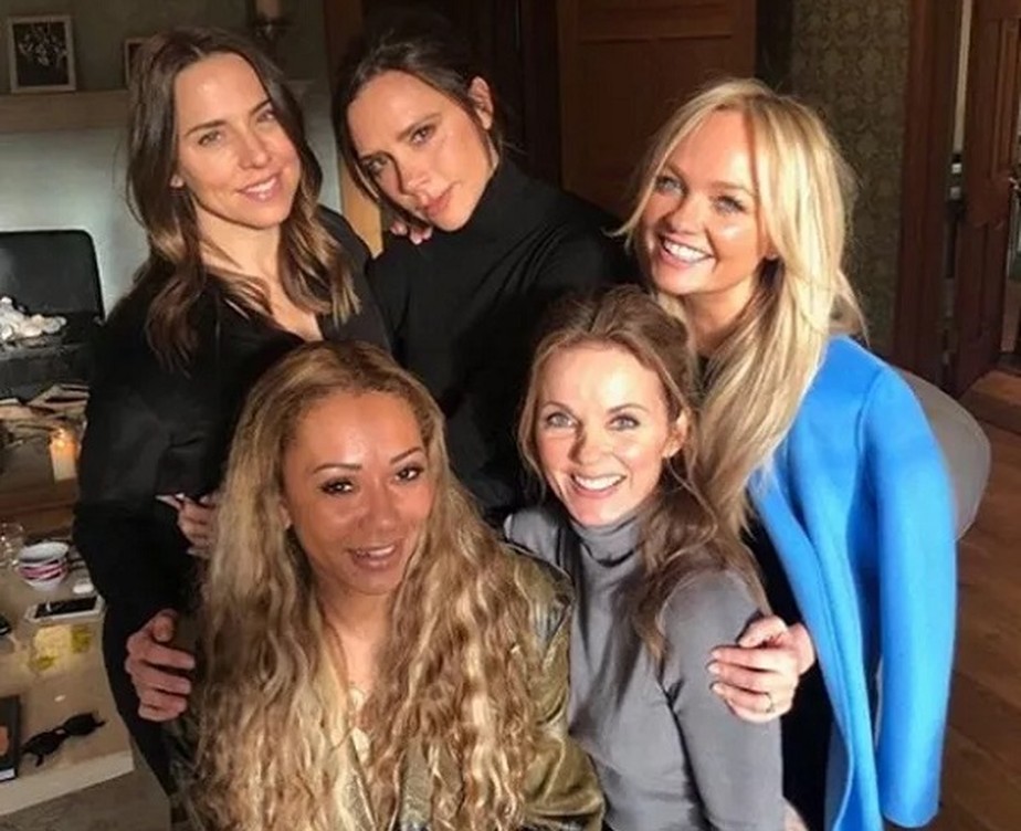 As cinco integrantes das Spice Girls em reunião recente