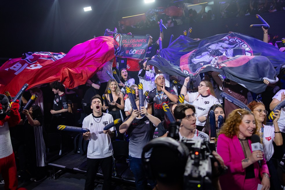 Final do CBLOL Academy 2022 (2° Split) entre paiN e RED mostra que as torcidas prestigiam também as equipes de base — Foto: Divulgação/Bruno Alvares/CBLOL